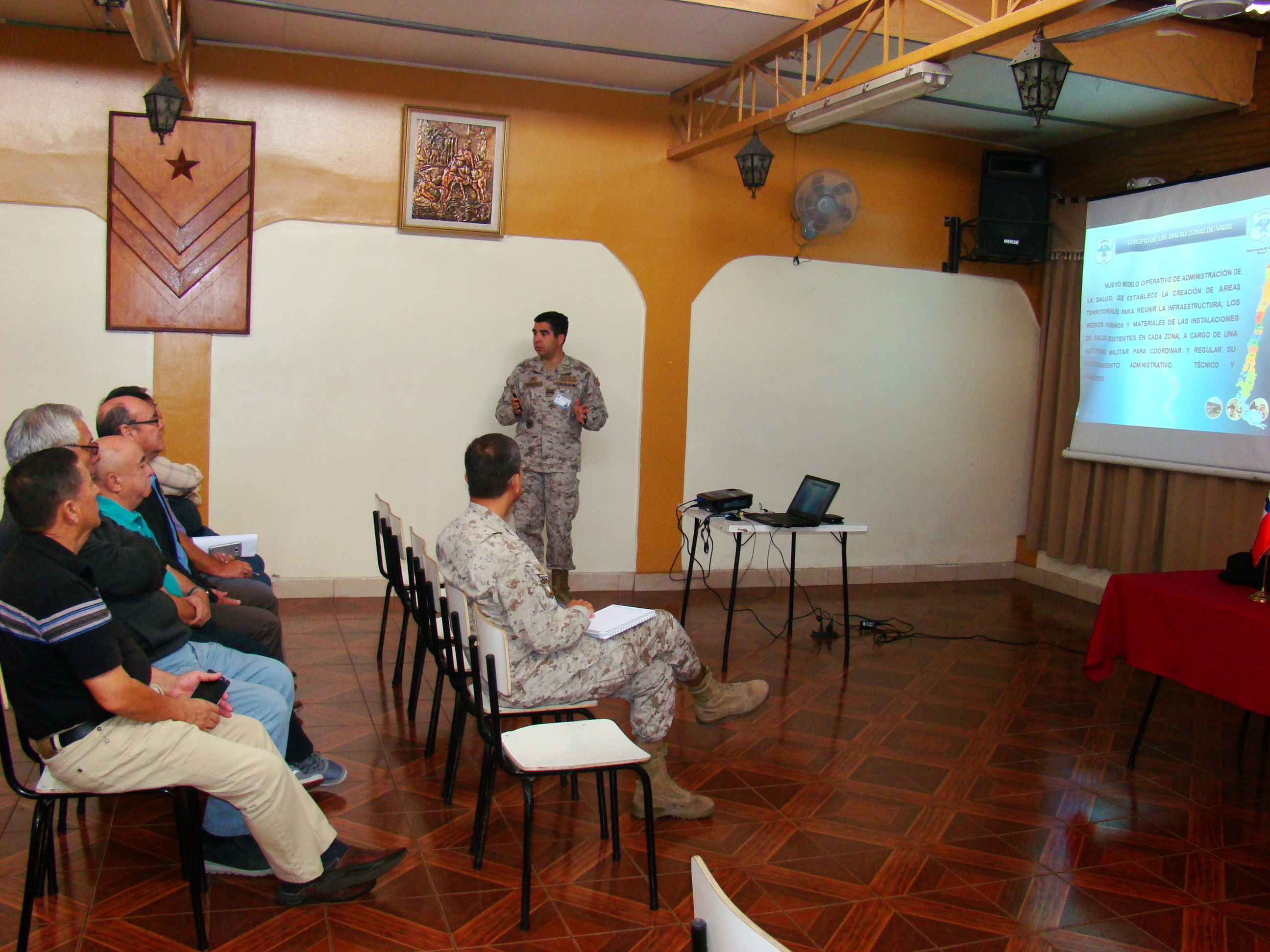 CCM “Arica” realiza charla informativa a personal en condición de retiro
