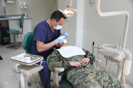 COSALE  firma convenio para acceder a precios preferenciales en insumos de implantes dentales