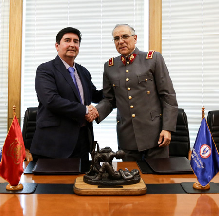 HMS y CENABAST firman importante convenio para adquisición de medicamentos e insumos