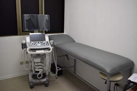 Servicios de medicina e imagenología cuentan con nuevo equipamiento en el CCM “Arica”
