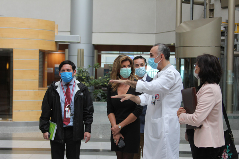 Visita de la Directora del Servicio de Salud Metropolitano Oriente al HMS