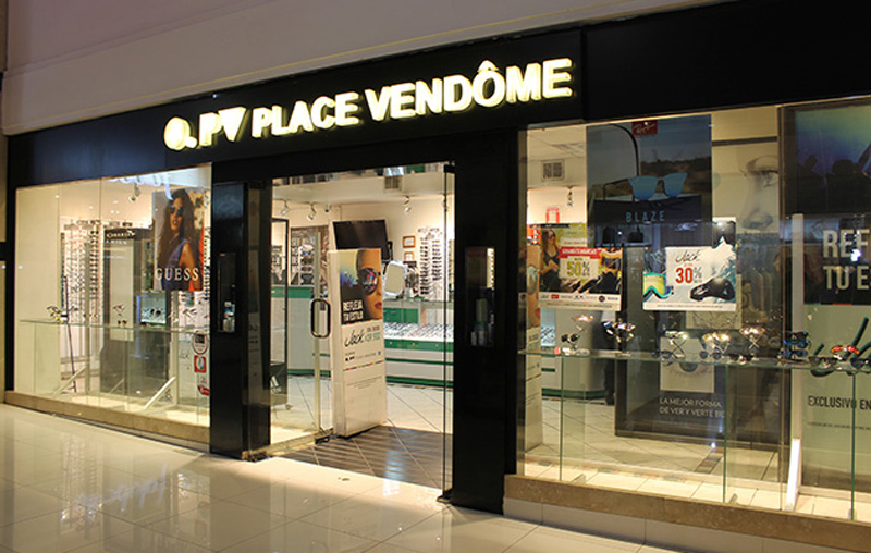 Apertura parcial de tiendas de Óptica Place Vendome