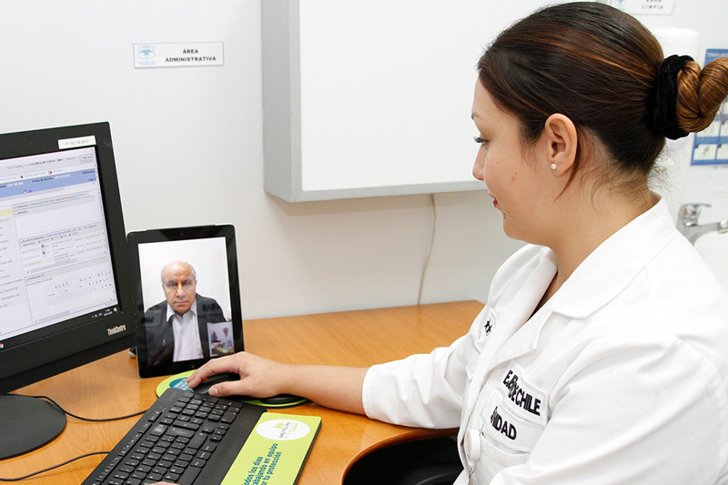 CMM “Santiago Centro” ofrece Medicina Online a beneficiarios