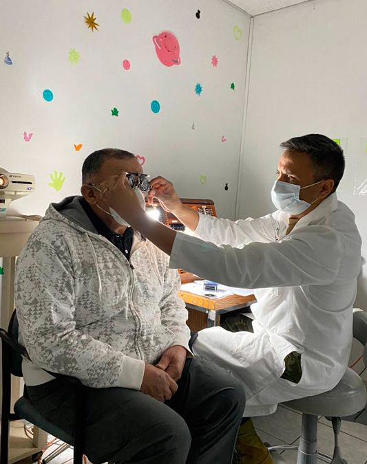 Operativo médico en apoyo a beneficiarios de la MZS “Santiago Centro Sur»