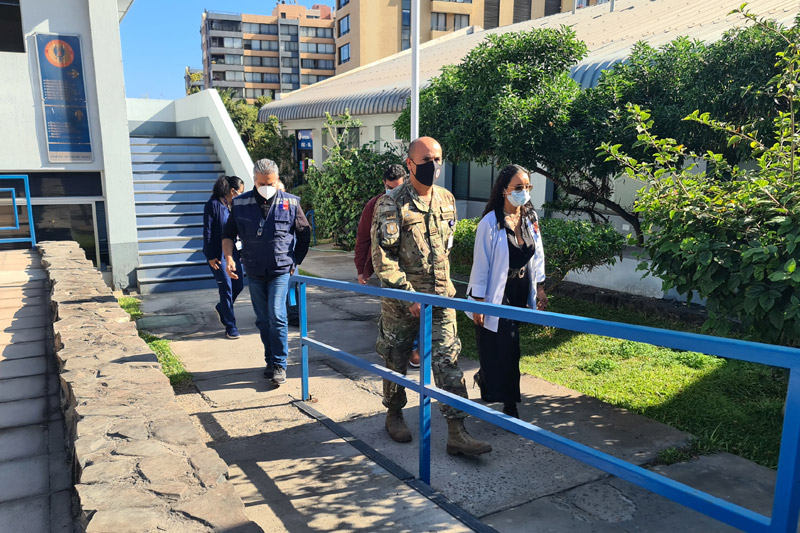 Hospital Militar del Norte recibe visita de la Seremi de Salud Antofagasta para apoyar campaña contra la influenza