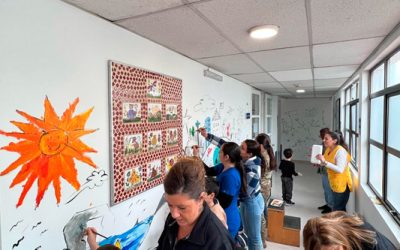 Niños del CRIE realizan mural con aporte de la Fundación de Señoras del Ejército