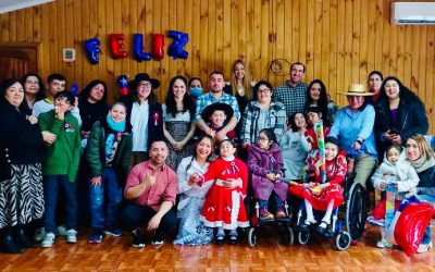CCM “Valdivia” recibió visita de niños de Escuela Hospitalaria en el marco de las Fiestas Patrias