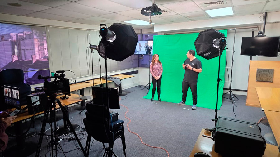 DIVSAL desarrolló nuevo streaming educativo enfocado en la artrosis de rodilla