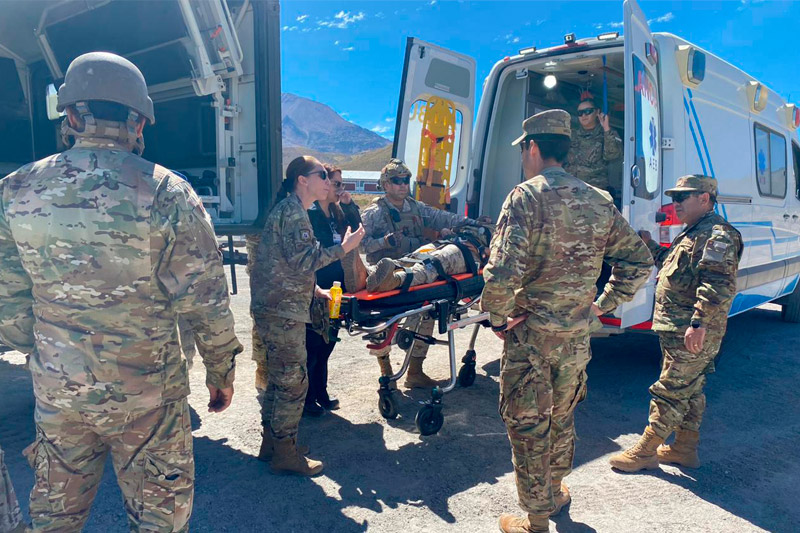 Personal de la MZS “Arica” participa en ejercicio de traslado de paciente en la localidad de Putre