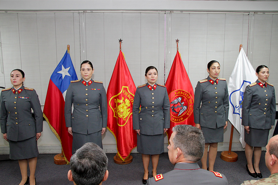 Ceremonia de ascenso de enfermeras de guerra en la JIS