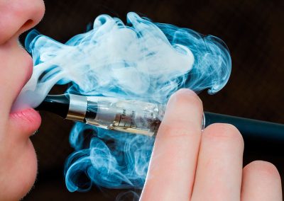 Uso de Cigarrillos Electrónicos y vaporizadores: Mitos y Realidades