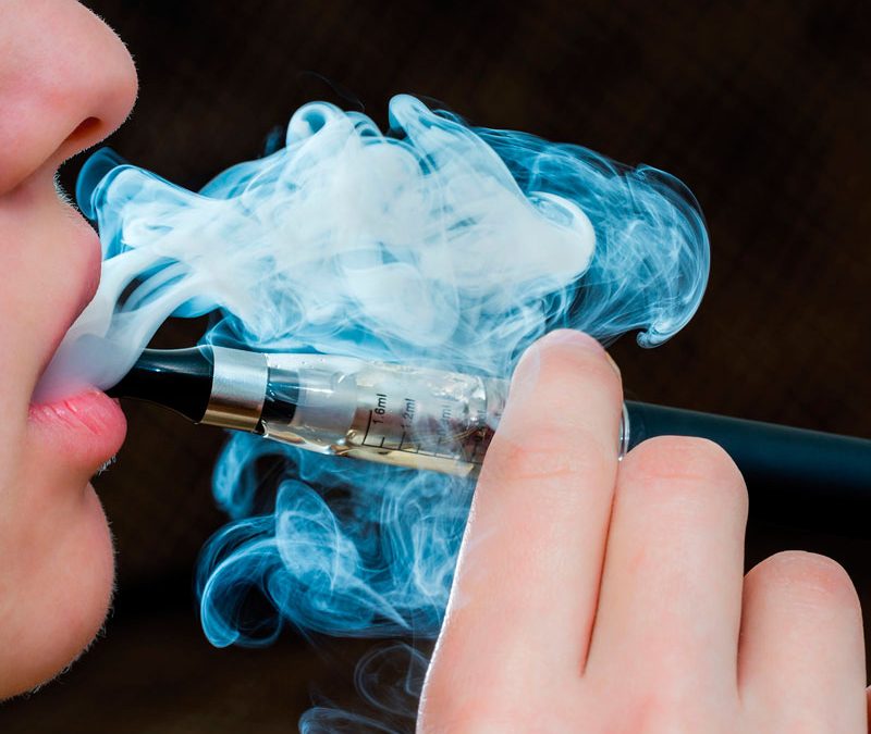 Uso de Cigarrillos Electrónicos y vaporizadores: Mitos y Realidades