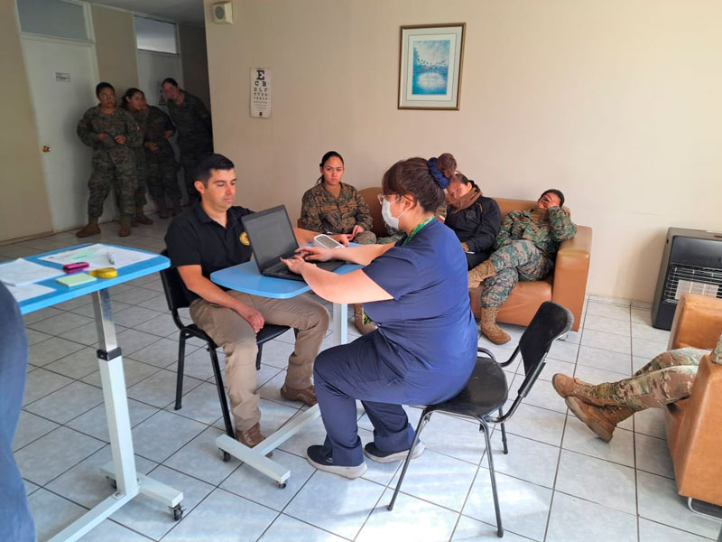 Ejecución de examen médico preventivo del adulto al personal del Campo Militar “Peñalolén”