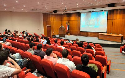 Oficial de la MZS “Concepción” realizó charla informativa a egresados de medicina de la Universidad de Concepción