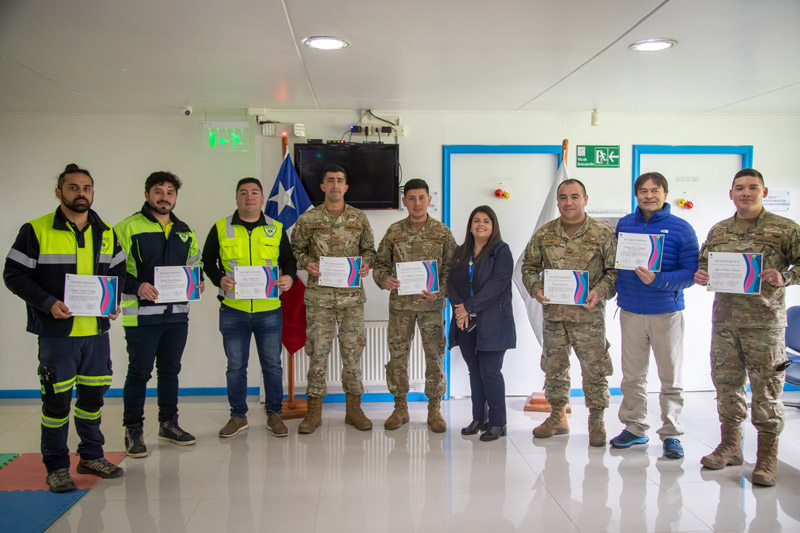MZS “Coyhaique” efectúa ceremonia de término de pasantía de Enfermeros Militares de Combate en el SAMU