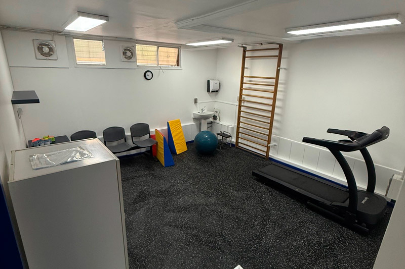 Centro Médico Militar “Rosa O’Higgins” finaliza remodelación de su sala de kinesiología