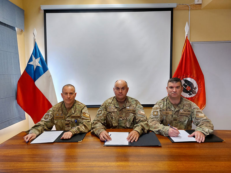 Ceremonia de cambio de mando en el HMN