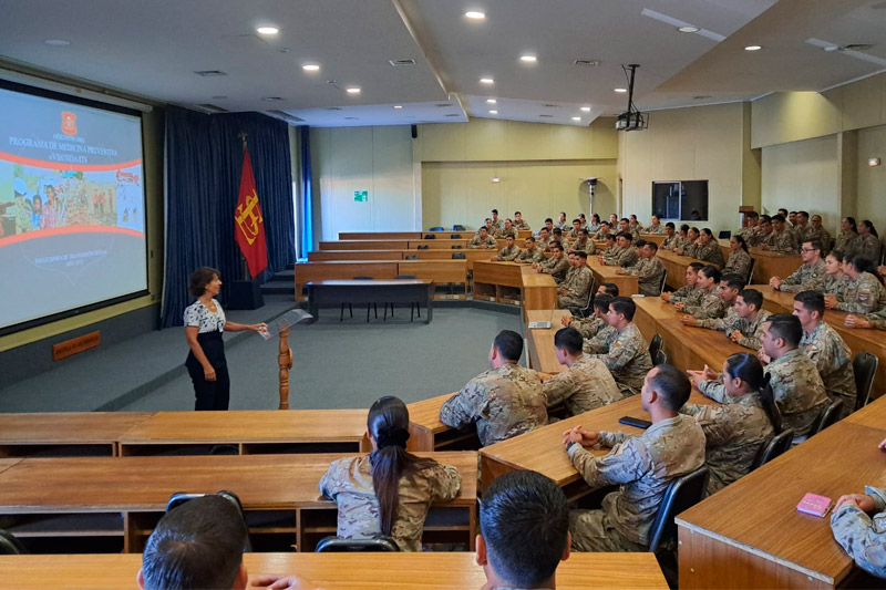 MZS “Santiago Centro Oriente” realizó charla educativa en la Escuela de los Servicios