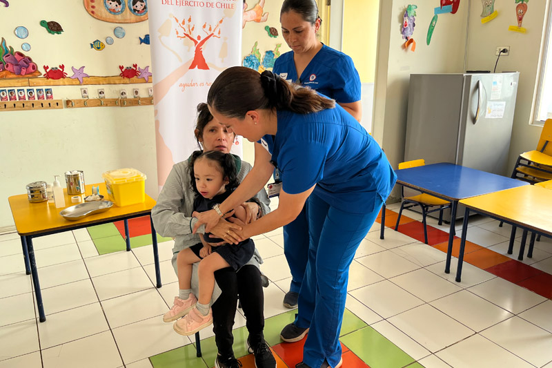 HMN realiza jornada de vacunación en sala cuna y jardín infantil “Las Ardillitas”