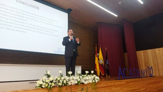 Suboficial Mayor de la JIS brindó clase magistral en encuentro “ACADEMY 2026” en Ecuador