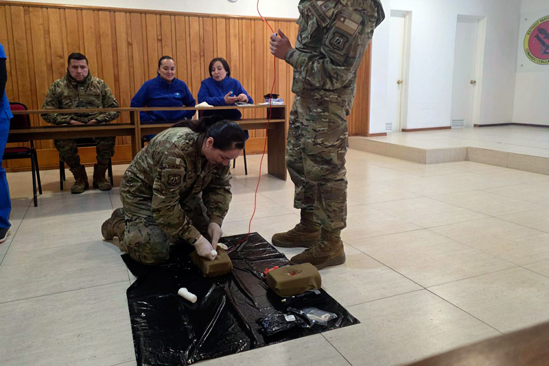 EMCs de la MZS “Punta Arenas” reciben capacitación en control de hemorragias y shock hipovolémico