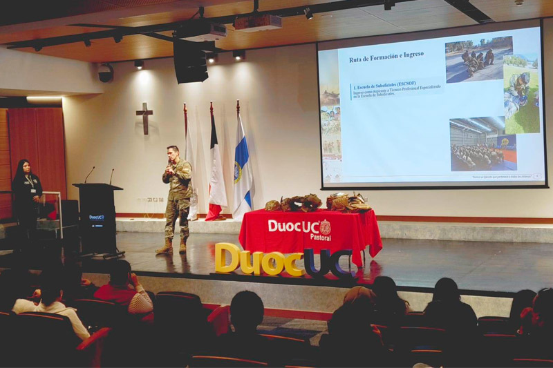 Integrantes de la EM “Sangra” participaron en actividad en DuocUC Puerto Montt sobre empleabilidad en las FF. AA
