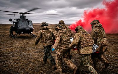 Personal de la MZS “Punta Arenas” realiza evacuaciones aeromédicas en el Ejercicio “Jaukén 2026”