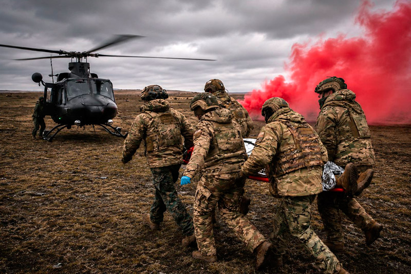 Personal de la MZS “Punta Arenas” realiza evacuaciones aeromédicas en el Ejercicio “Jaukén 2026”