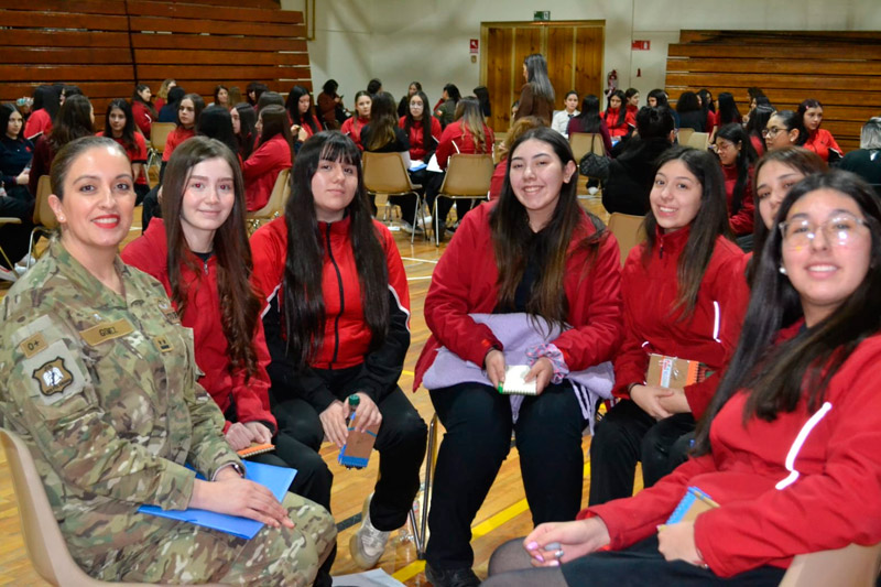 Subdirectora de la MZS “Punta Arenas” participa en la II Jornada Vocacional del Liceo María Auxiliadora