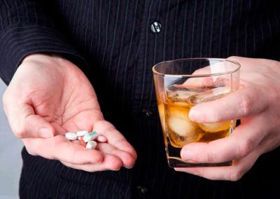 El riesgo del Policonsumo: Mezcla de alcohol, drogas y medicamentos